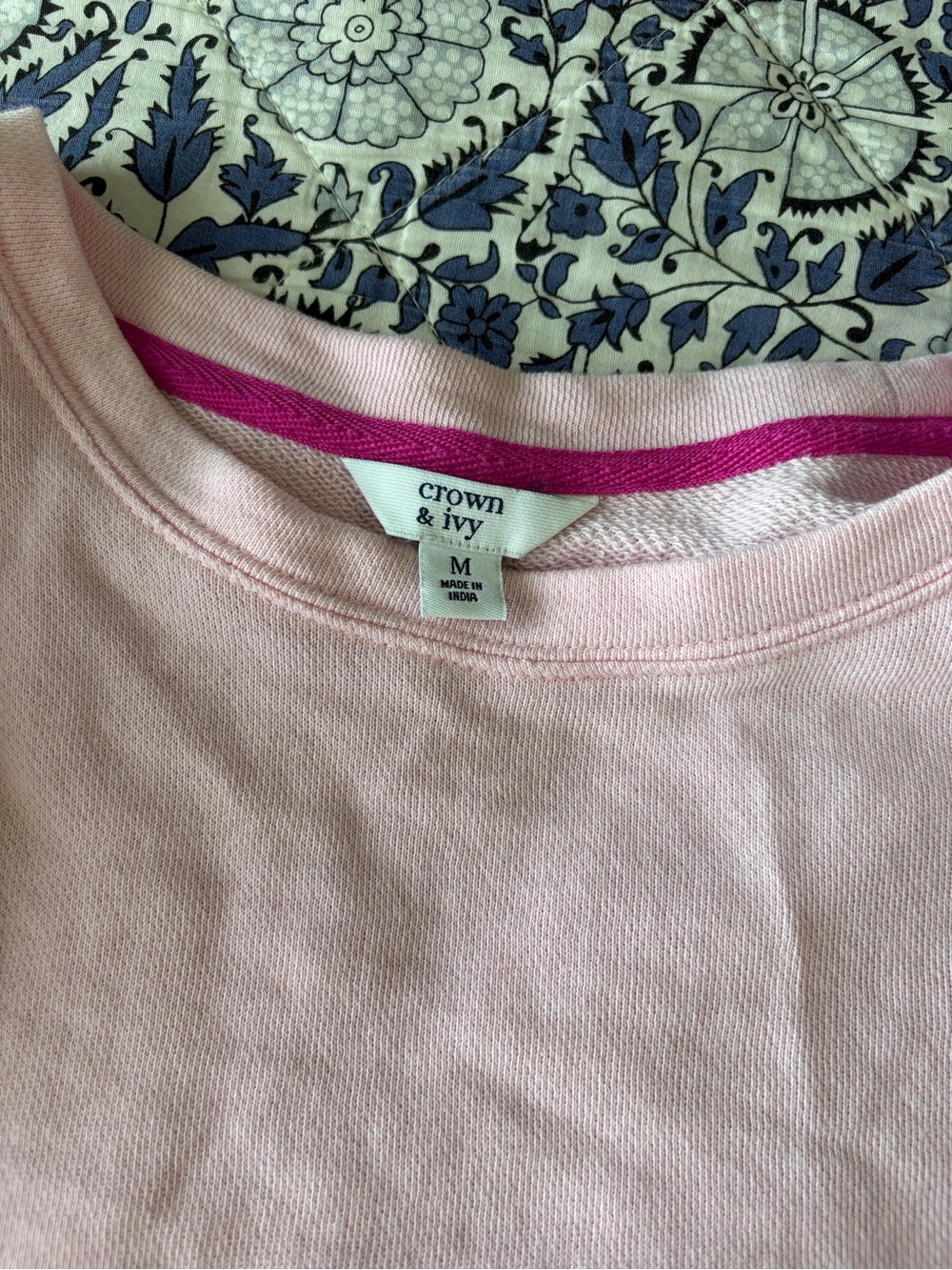 Crown & Ivy Women's medium Light Pink Ruffle Sleeve Pullover Top soft bundle - Picture 4 of 6